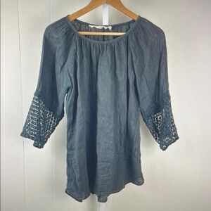Women's Gray Top with Lace Sleeves